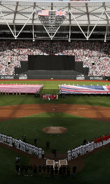 Ye Olde Slugfest: Yanks top Red Sox 17-13 in MLB Euro debut